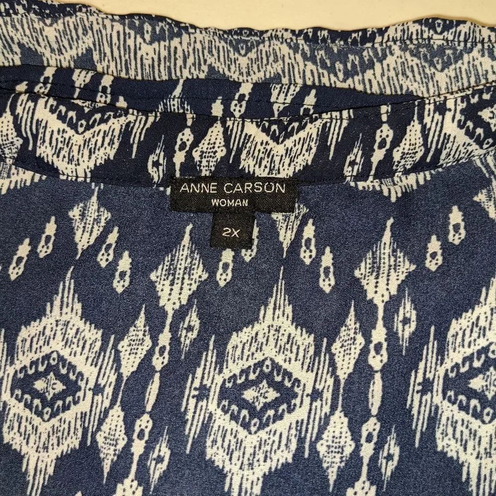 Blue and White blouse - Picture 5 of 5